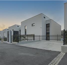 Selection of 5 bedroom seafront villas with pool on Ciovo near Trogir, sleeps 10